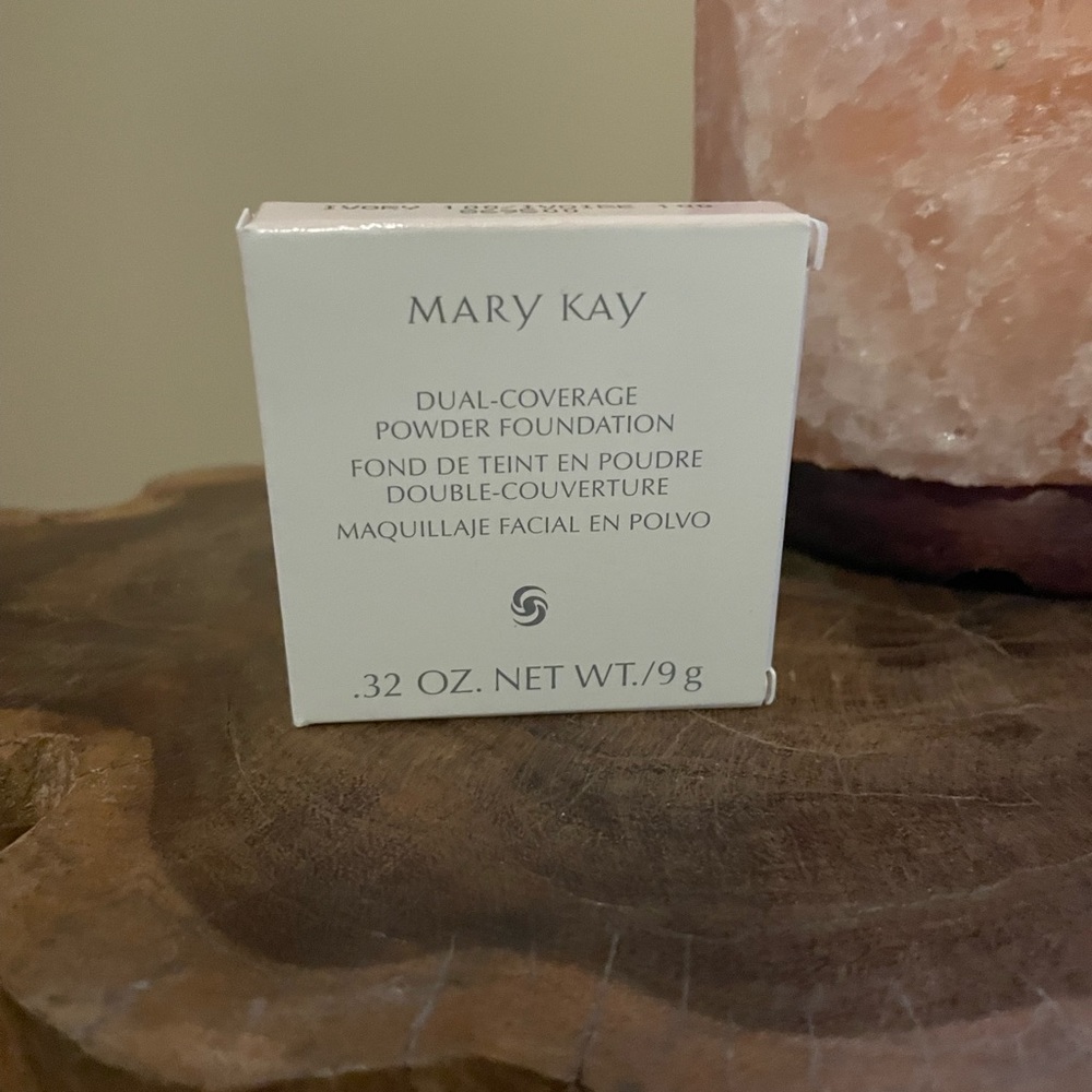 Mary Kay duel coverage foundation. Shade: Ivory 100